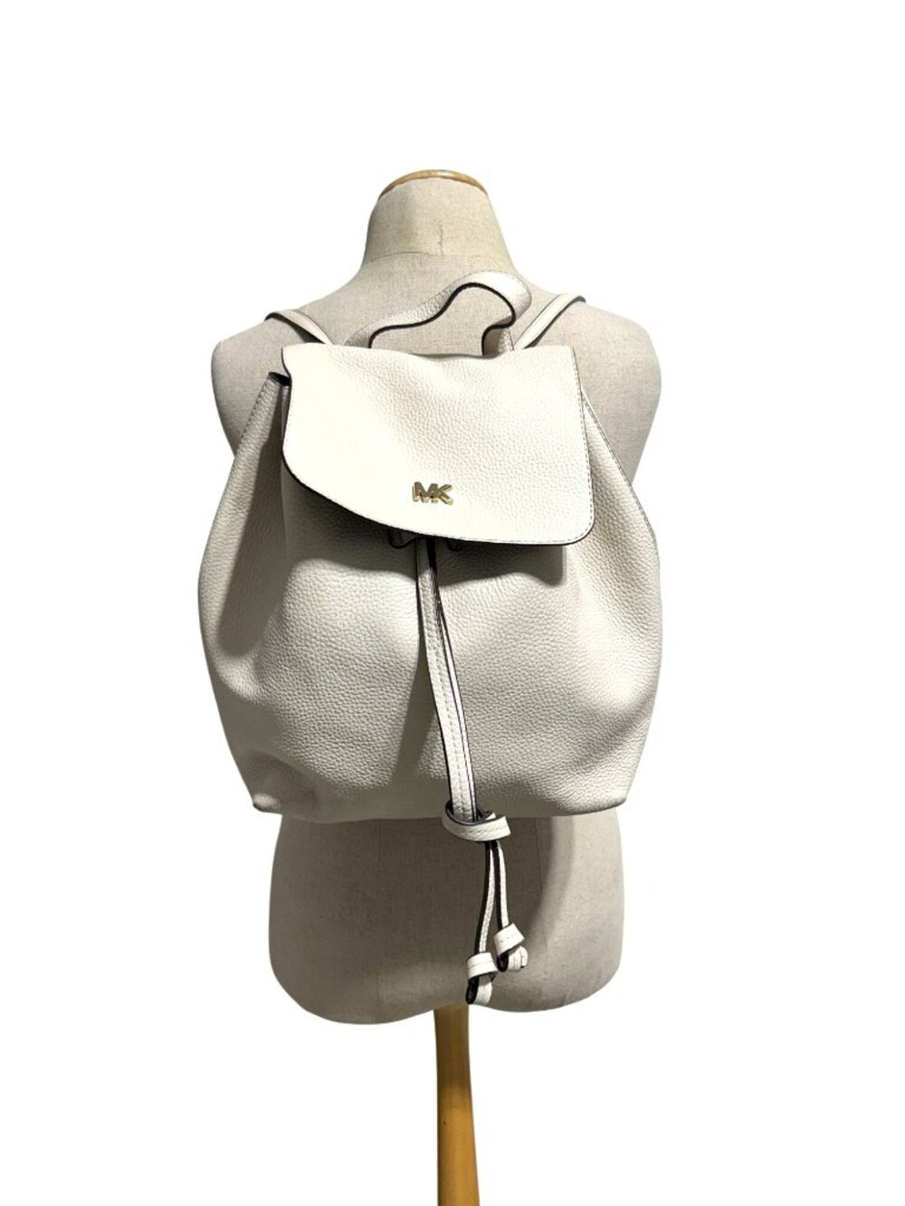 Michael Kors Pebbled Leather Backpack In Ivory With Drawstring Closure - Picture 2 of 12